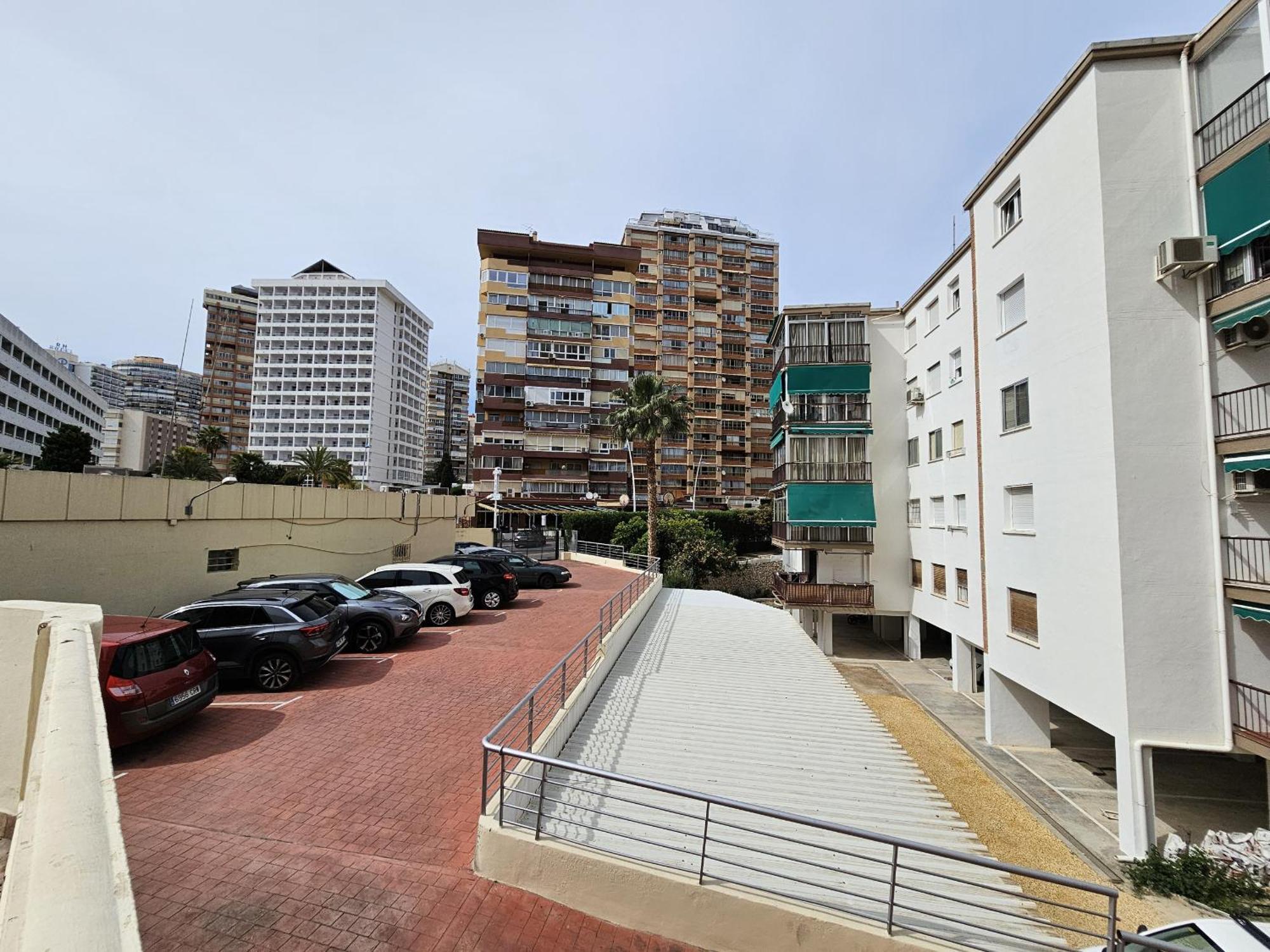 Zeus 16 If Apartamento